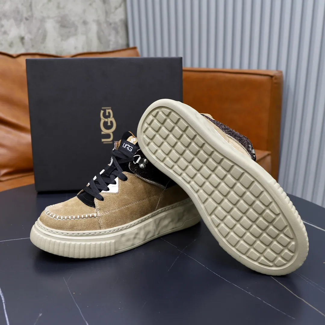 Ex-factory price: 620💰Thick wool imported from Australia Brand: UGG genuine purchase Size: 39-44 Grade: Official website 1:1 Material: First layer of genuine leather waterproof and antifreeze upper Real wool lining Original non-slip soft wear-resistant outsole Style category: Men's casual shoes Trendy style Comfortable on the feet Color: Official website color synchronization